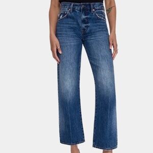 Lexi Mid Rise Bowed Straight Jean Pistola